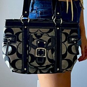 Medium sized coach purse